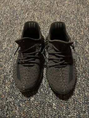 Yeezy Black Kids Knit Low-Top Sneakers